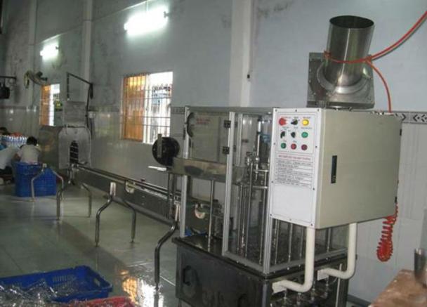 Máy chiết rót chai PET tự động